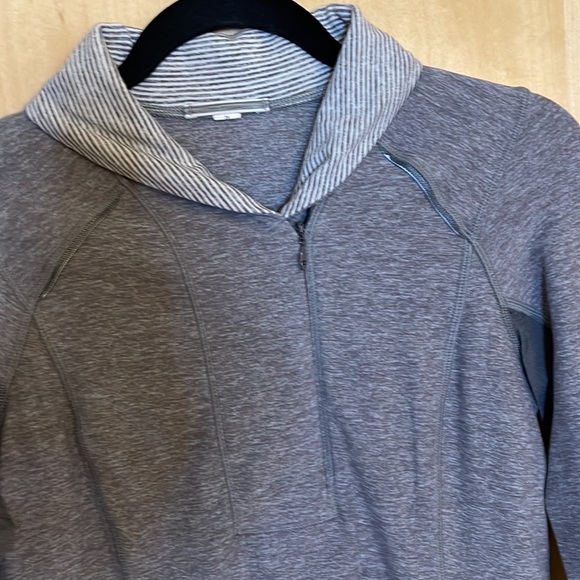 Woman’s Lululemon Long-sleeve Quarter Zip - Picture 5 of 7